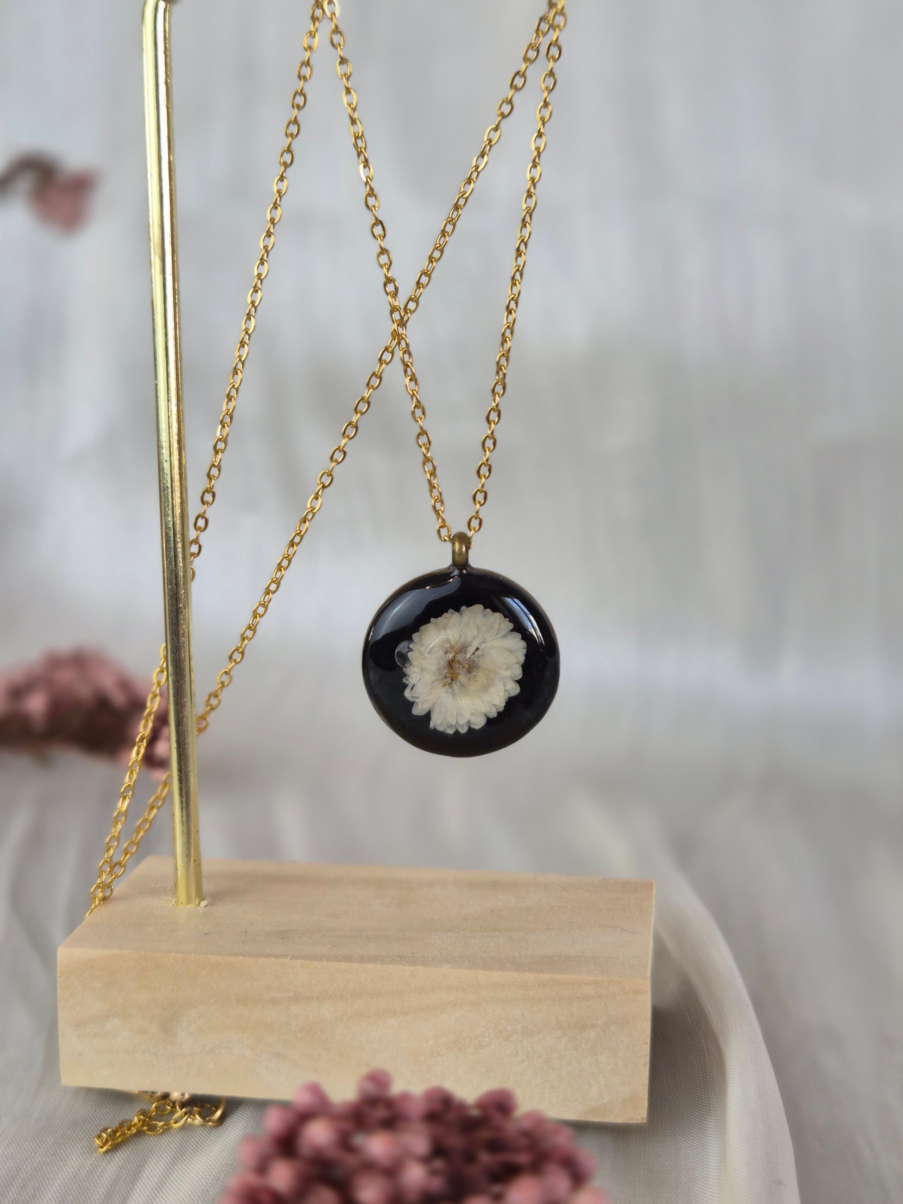 Real White Flower Pendant Necklace