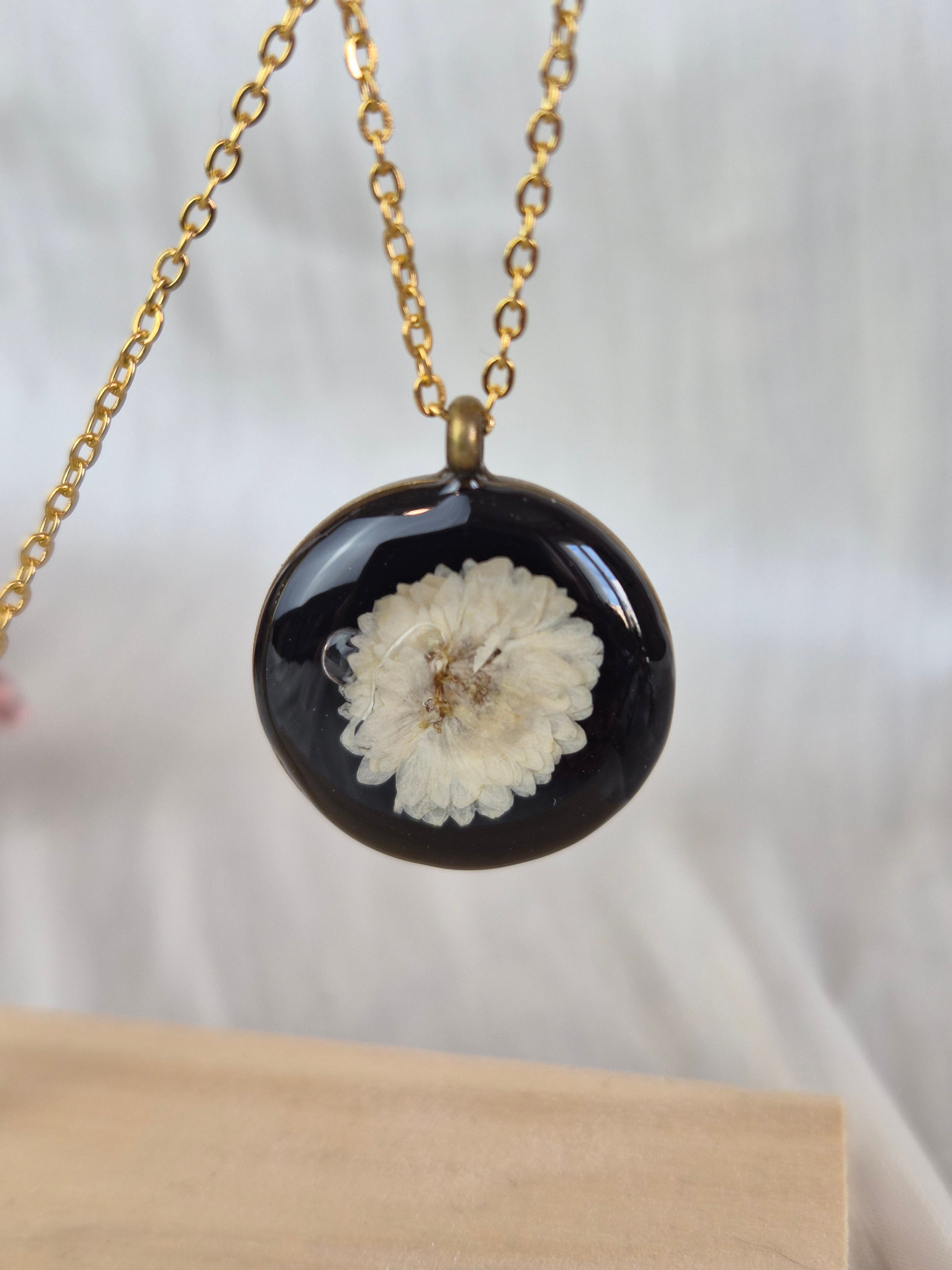 Real White Flower Pendant Necklace