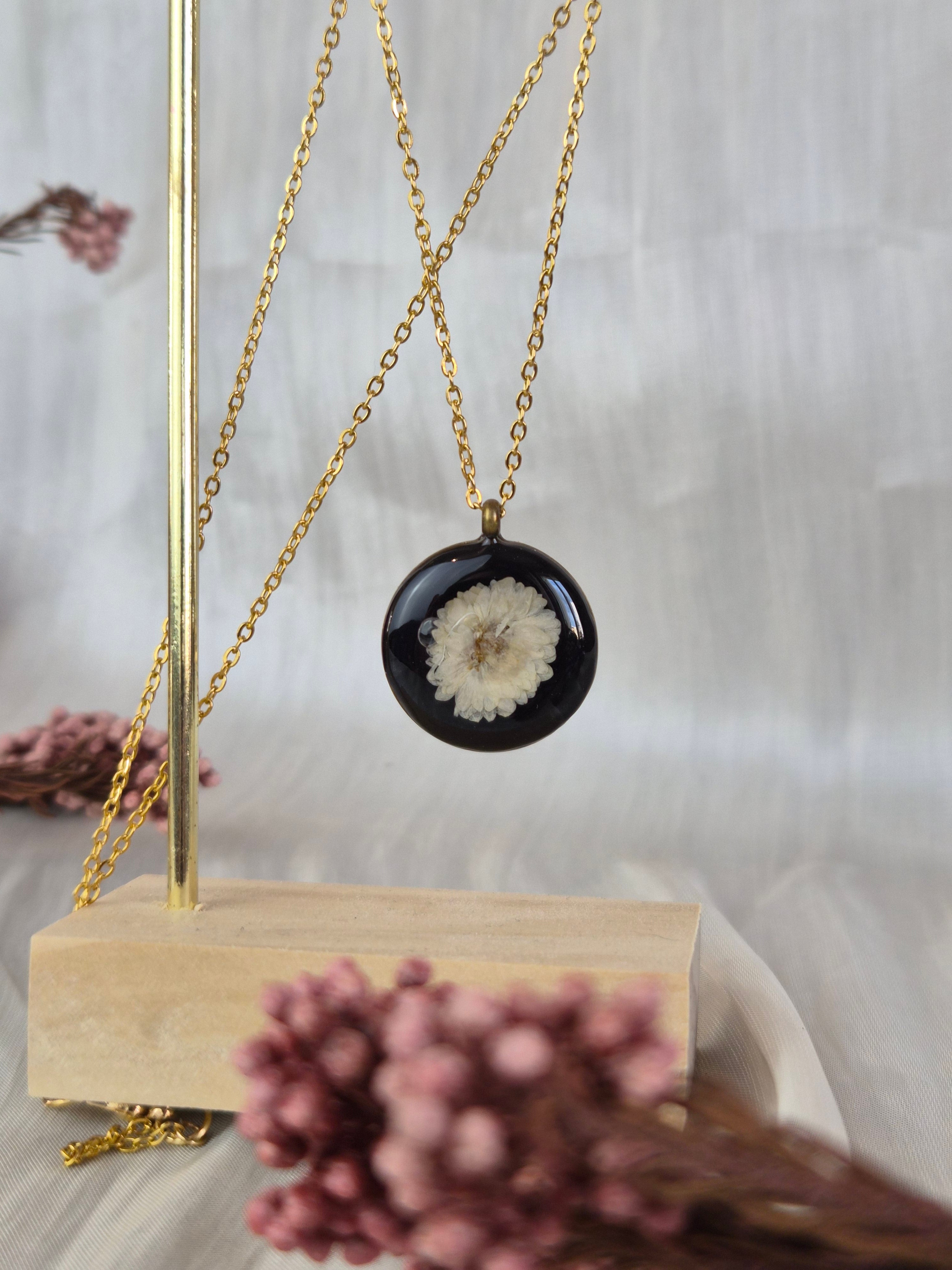 Real White Flower Pendant Necklace